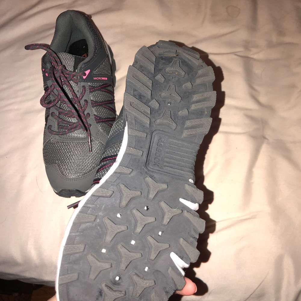 Shoes - Picture 3 of 4